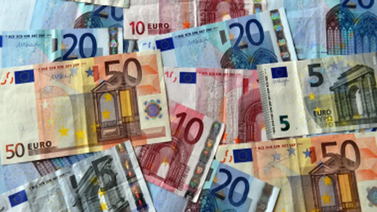 ارتفاع سعر اليورو مقابل الجنيه في البنوك المصرية بمنتصف تعاملات اليوم الأحد